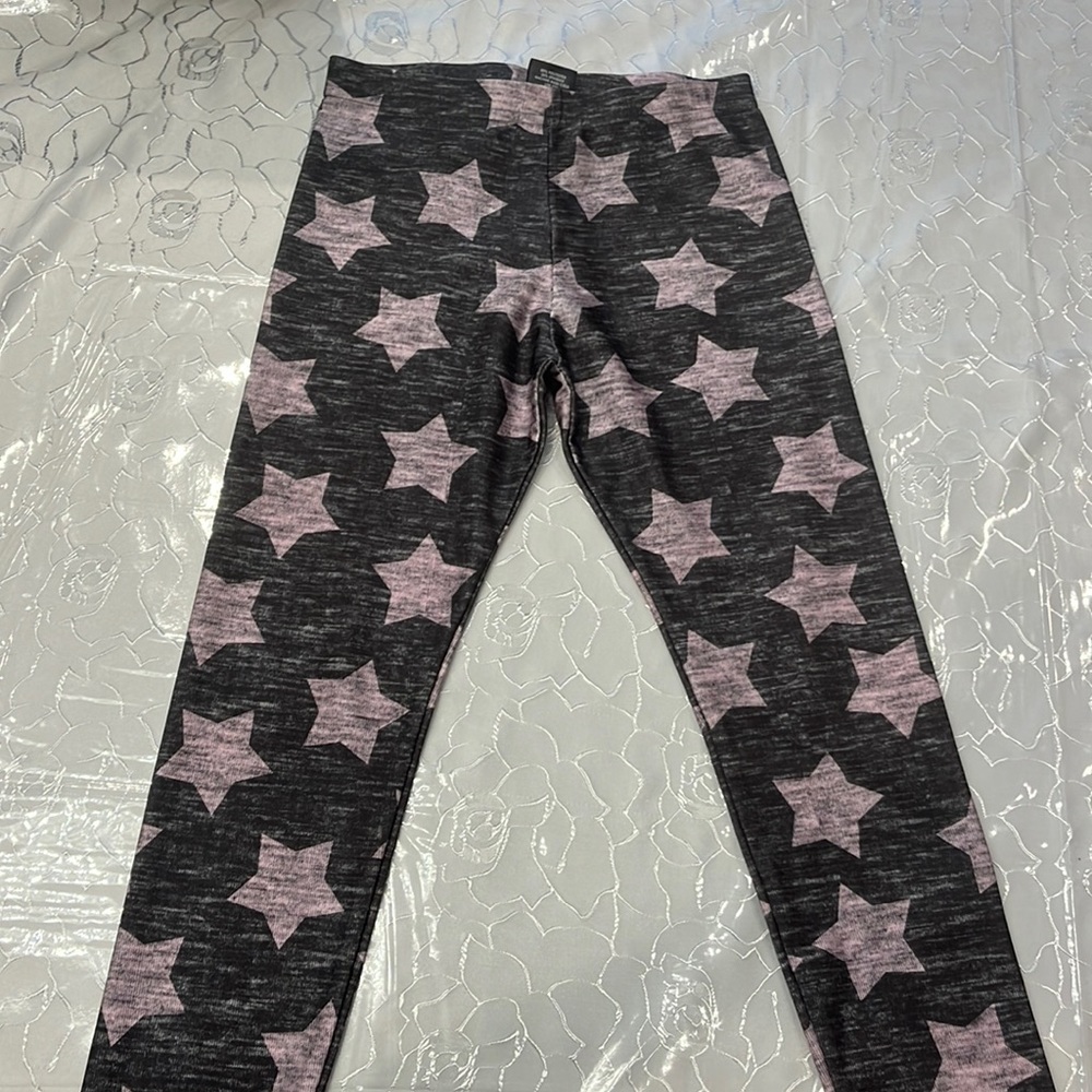 Worn once terez gray and light pink star leggings size large kids